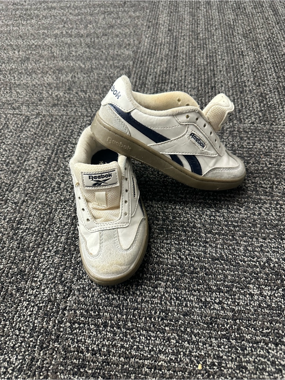 Reebok White/Blue/Gray Low Top Leather Sneakers Unisex Kids 12K